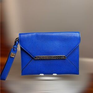 🦋Stella & Dot Blue Clutch with Geometric Flap and Wrist Strap NWOT